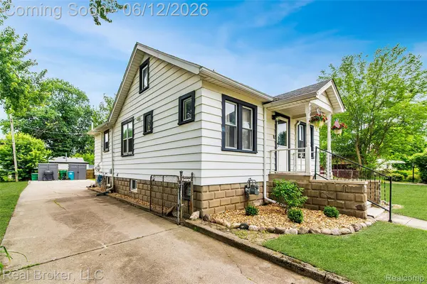 29019 Birchlawn ST, Garden City, MI 48135