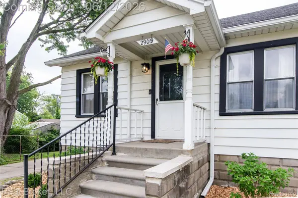 29019 Birchlawn ST, Garden City, MI 48135