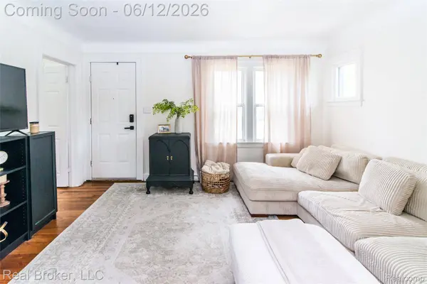 29019 Birchlawn ST, Garden City, MI 48135