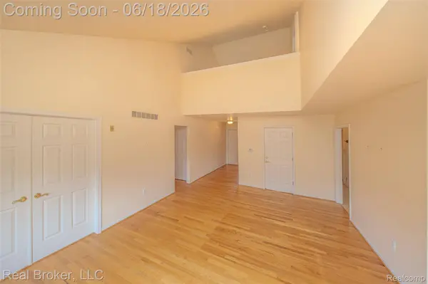 300 Avium LN, Canton Charter Township, MI 48187