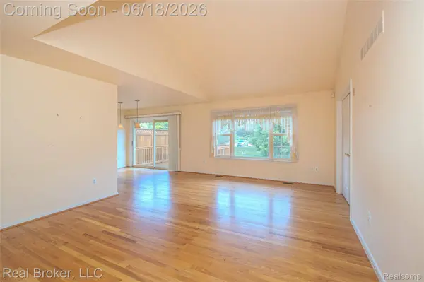 300 Avium LN, Canton Charter Township, MI 48187