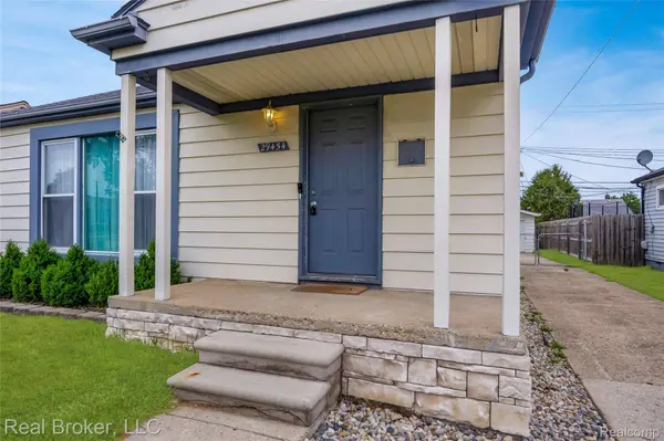 29454 Barton ST, Garden City, MI 48135