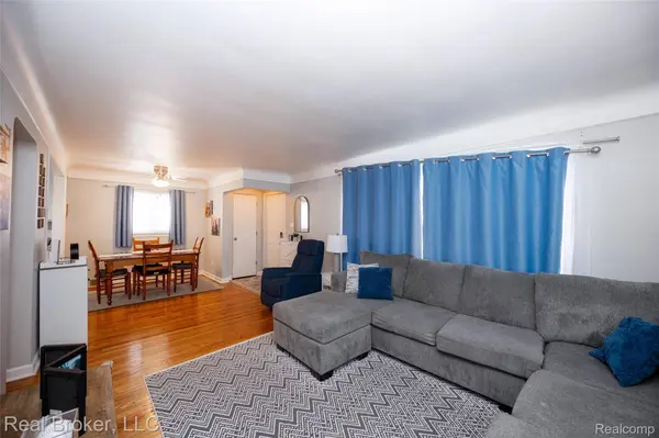 29454 Barton ST, Garden City, MI 48135