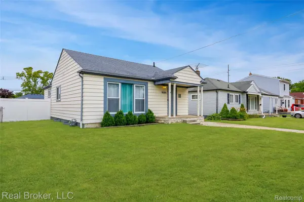 29454 Barton ST, Garden City, MI 48135