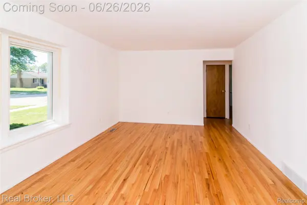 15009 Houghton ST, Livonia, MI 48154