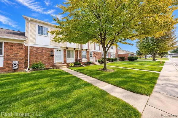12768 Elaine DR, Southgate, MI 48195