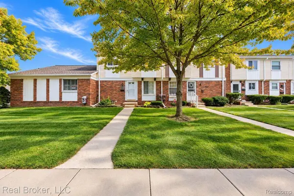 12768 Elaine DR, Southgate, MI 48195