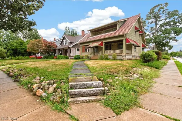 16317 Clifton BLVD, Lakewood, OH 44107