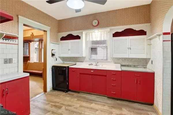 16317 Clifton BLVD, Lakewood, OH 44107