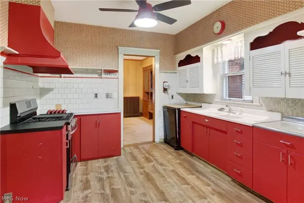 16317 Clifton BLVD, Lakewood, OH 44107