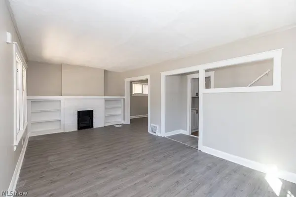 12913 Thornhurst AVE, Garfield Heights, OH 44105