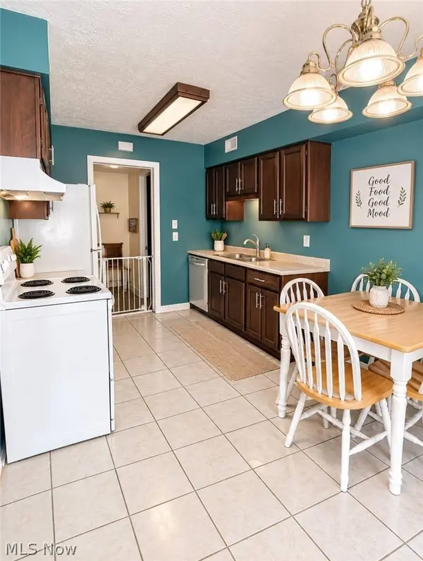 17500 Independence CT #4B, Brook Park, OH 44142