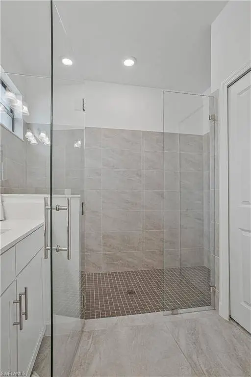 18293 Ridgeline DR, Estero, FL 33928