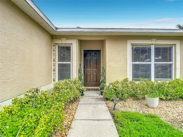 12730 KINGS LAKE DR, Gibsonton, FL 33534