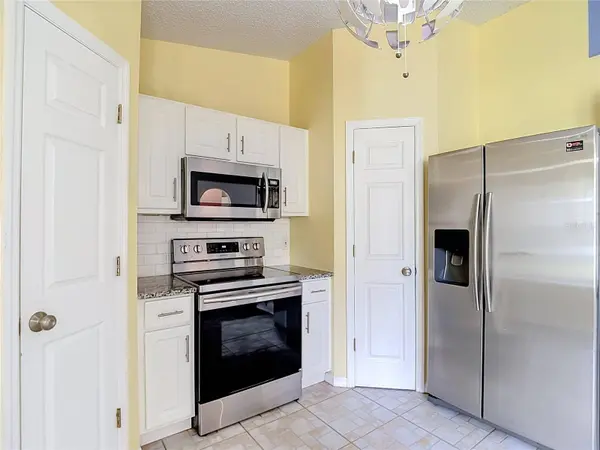 12730 KINGS LAKE DR, Gibsonton, FL 33534