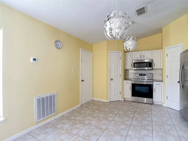 12730 KINGS LAKE DR, Gibsonton, FL 33534