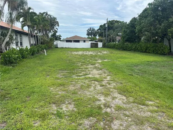 614 109th AVE N, Naples, FL 34108