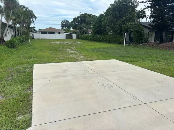 614 109th AVE N, Naples, FL 34108