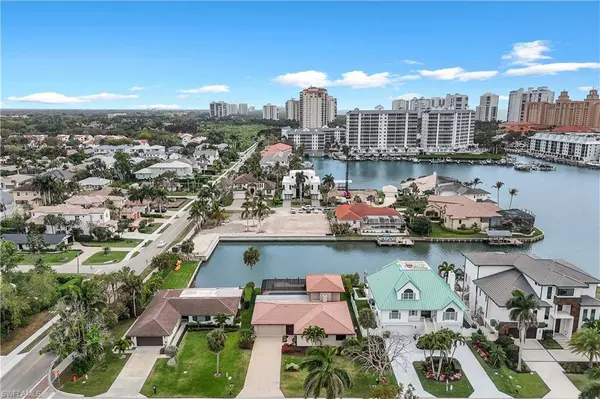 480 Oak AVE, Naples, FL 34108