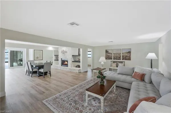 480 Oak AVE, Naples, FL 34108