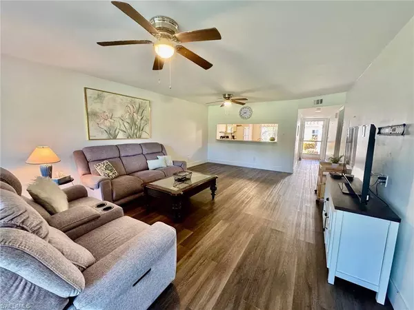 5904 Cranbrook WAY #J101, Naples, FL 34112