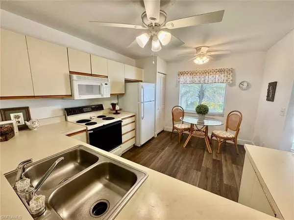 5904 Cranbrook WAY #J101, Naples, FL 34112