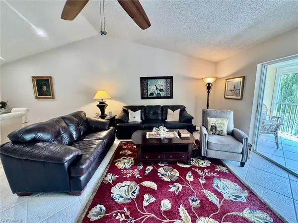 3695 Amberly CIR #E305, Naples, FL 34112