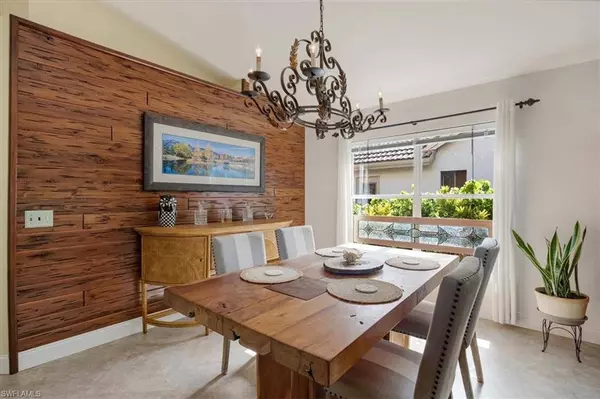 5886 Westbourgh CT, Naples, FL 34112