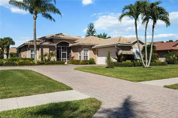 3733 Royal Wood BLVD, Naples, FL 34112