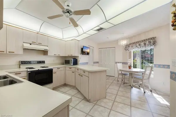 6094 Westbourgh DR, Naples, FL 34112