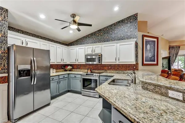 5866 Westbourgh CT, Naples, FL 34112