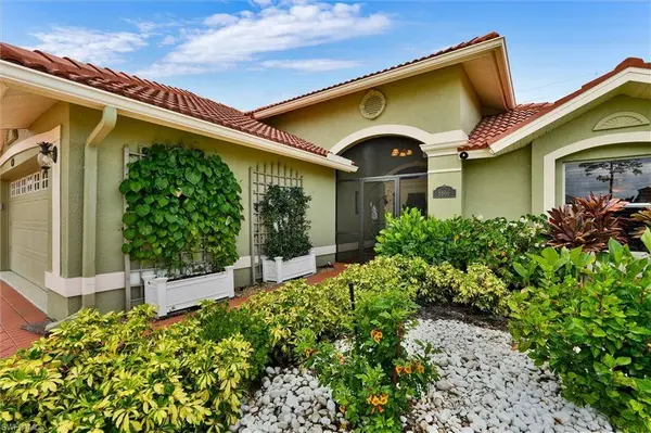 5866 Westbourgh CT, Naples, FL 34112