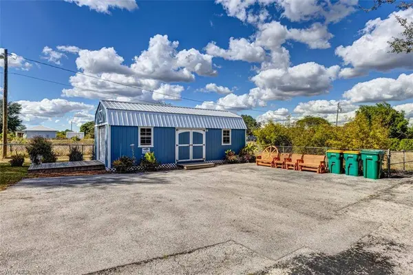 2420 41st AVE NE, Naples, FL 34120