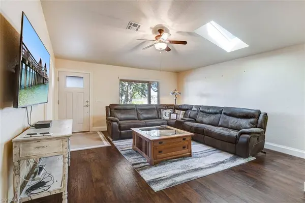 2420 41st AVE NE, Naples, FL 34120