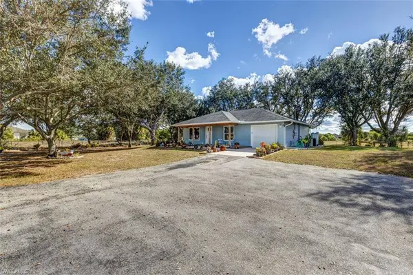 2420 41st AVE NE, Naples, FL 34120