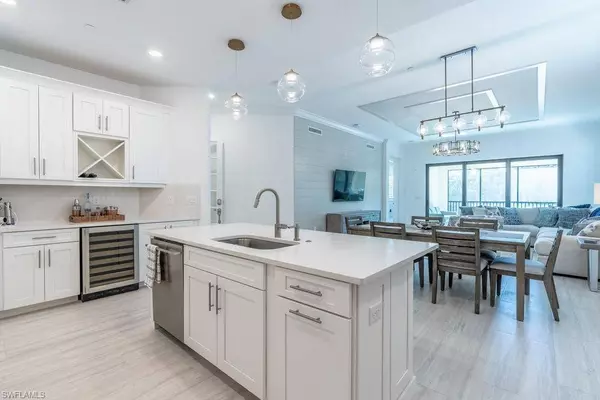 16364 Viansa WAY #7-202, Naples, FL 34110