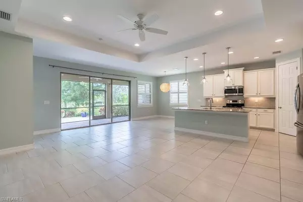 16374 Barclay CT, Naples, FL 34110