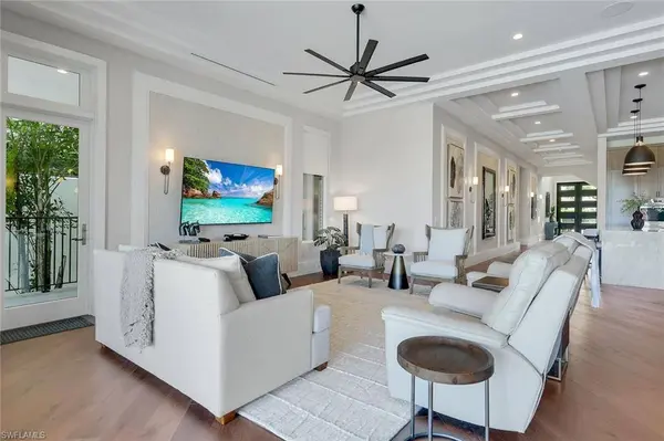 16647 Isola Bella LN, Naples, FL 34110