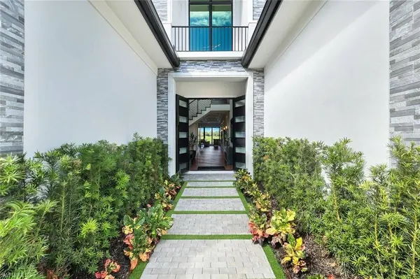 16647 Isola Bella LN, Naples, FL 34110