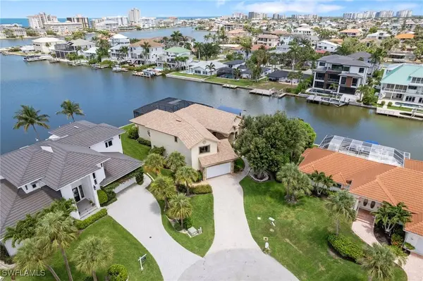 431 Palm CT, Naples, FL 34108