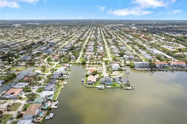 431 Palm CT, Naples, FL 34108