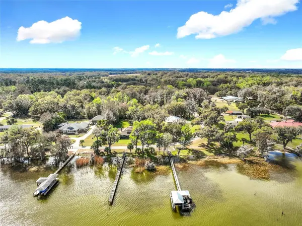 8408 LAKESHORE DR, Yalaha, FL 34797