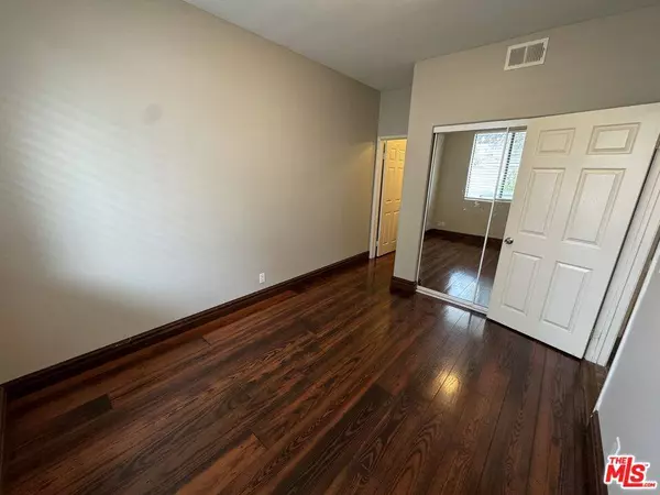 1749 12th St #B, Santa Monica, CA 90404