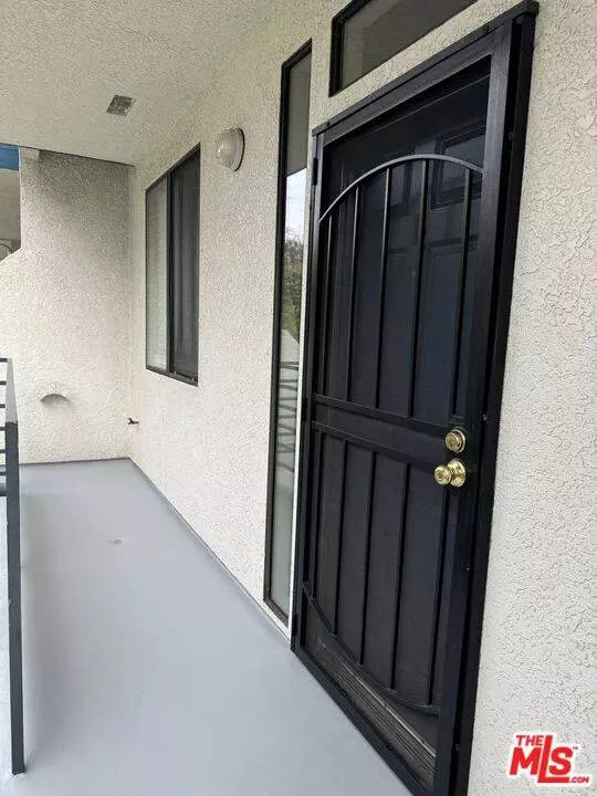 1749 12th St #B, Santa Monica, CA 90404