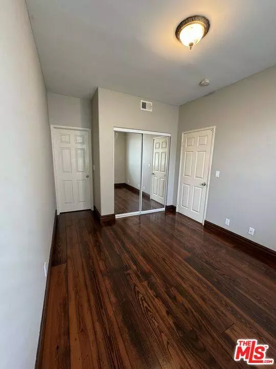 1749 12th St #B, Santa Monica, CA 90404