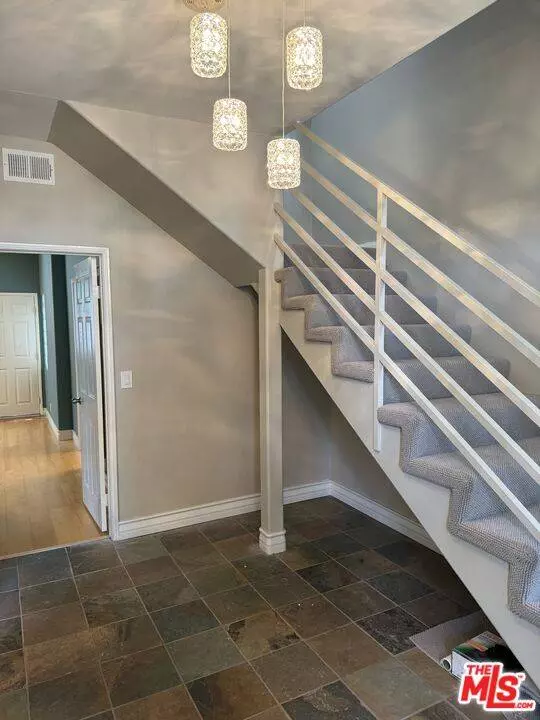 1749 12th St #B, Santa Monica, CA 90404