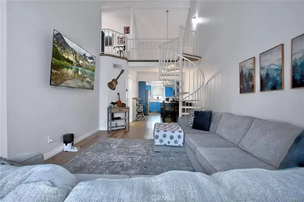 18121 Erik CT #314, Canyon Country, CA 91387