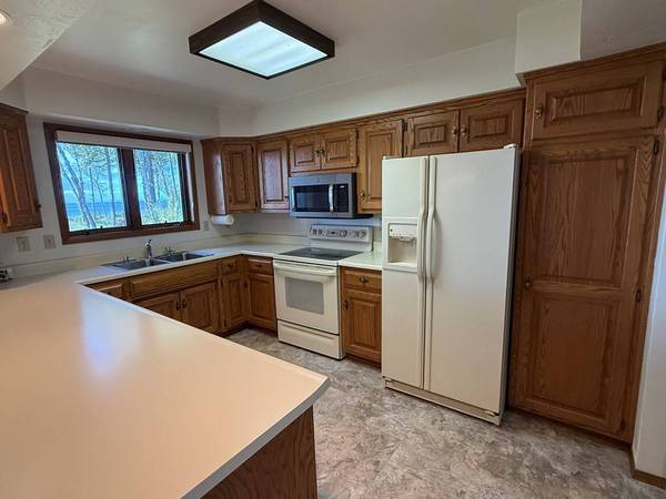 8125 Bay Dr, Egg Harbor, WI 54209