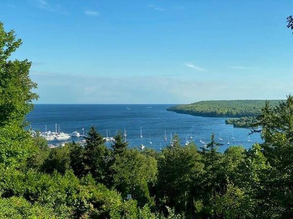 4142 Bluff Cr, Fish Creek, WI 54212