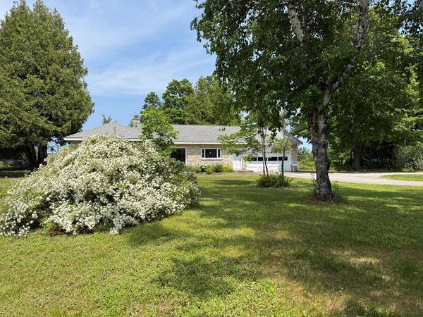 4142 Bluff Cr, Fish Creek, WI 54212